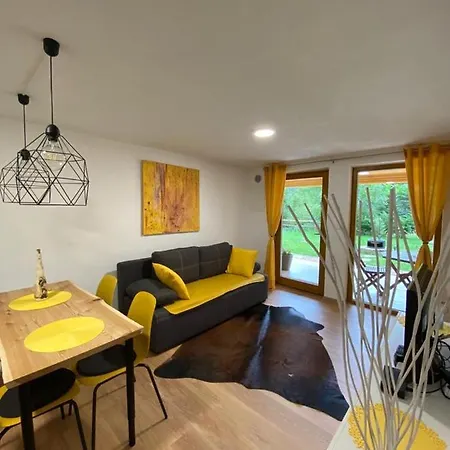 Apartma Lupis Apartamento