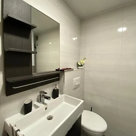 Apartma Lupis
