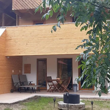 Apartma Lupis *