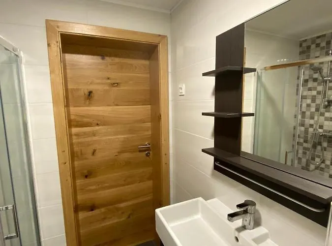 Apartma Lupis 公寓 Podvolovljek