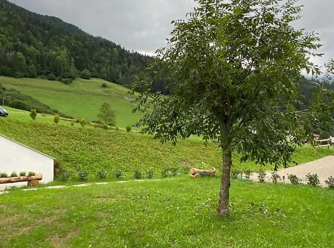 아파트 Apartma Lupis *